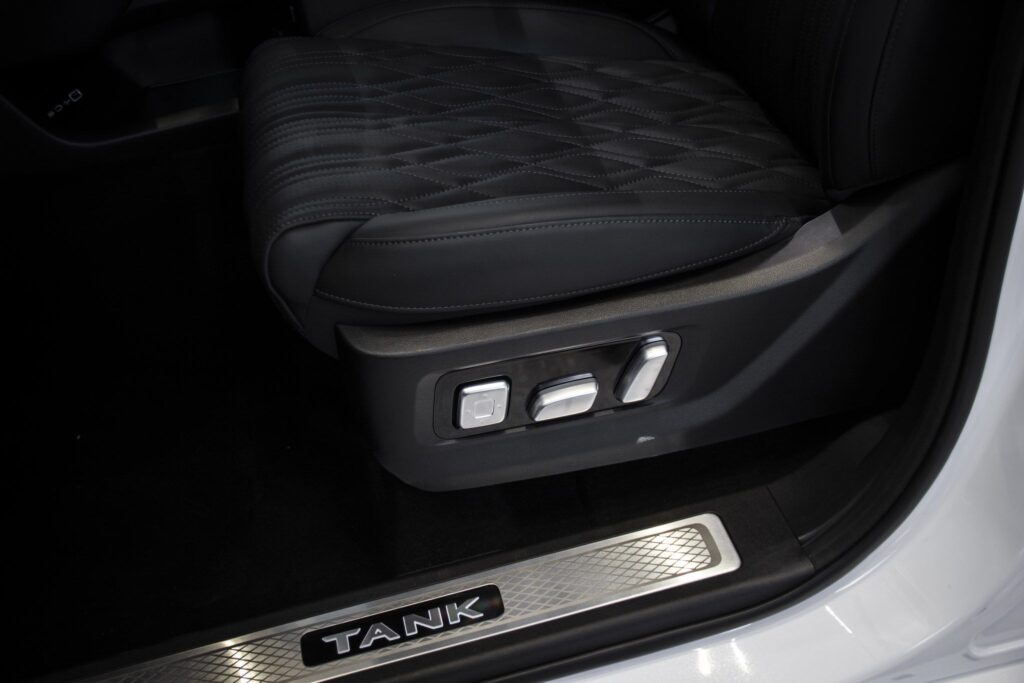 19b3cda3125d2002ec6a7ad5d900308a